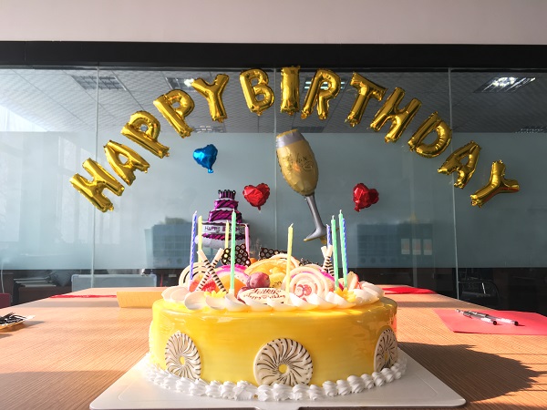 2018年四季度TST员工生日会——因为有你，更加精彩