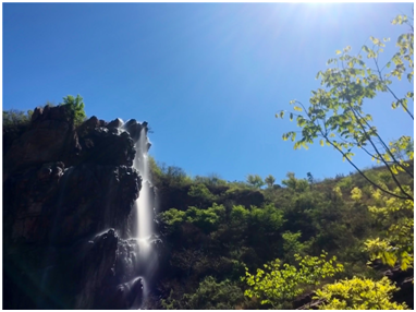 三等奖：《白虹》