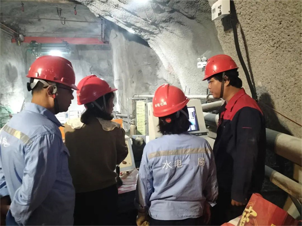 直击安装现场｜91视频H下载精工精匠，筑起水电系统生产安全堡垒！